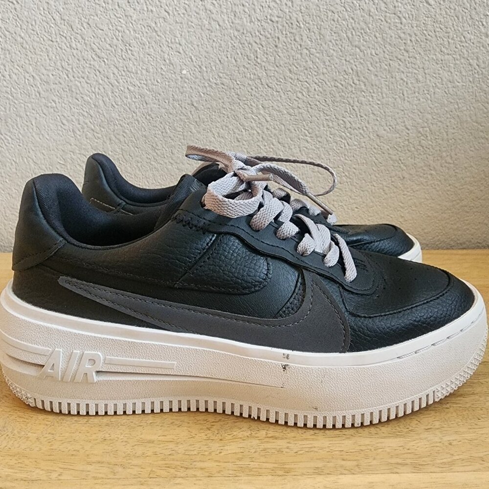 Nike Womens Air Force 1 PLT.AF.ORM Shoes Sneakers DJ9946-001 Black Size 6.5